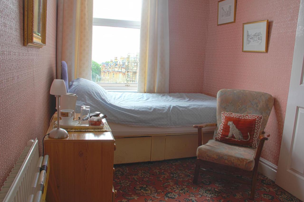 Ashfield Guesthouse Douglas Bagian luar foto