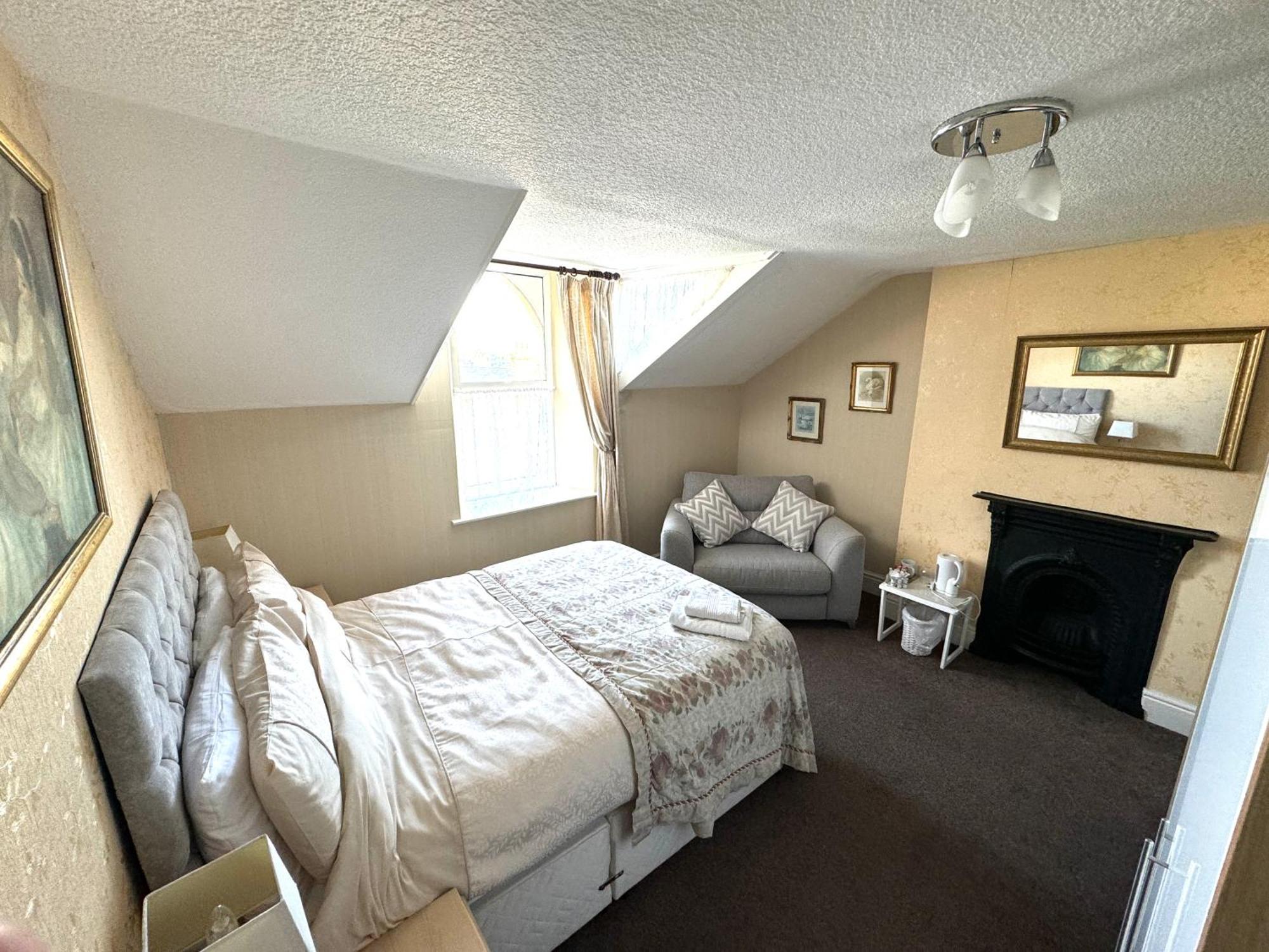 Ashfield Guesthouse Douglas Bagian luar foto