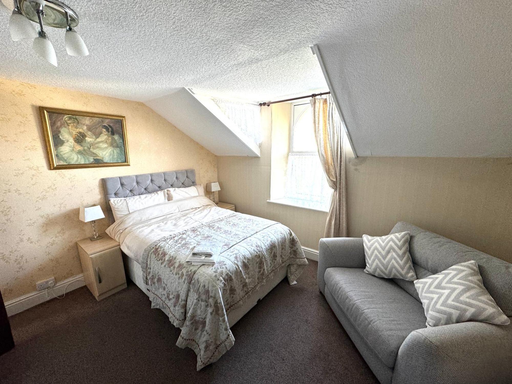 Ashfield Guesthouse Douglas Bagian luar foto